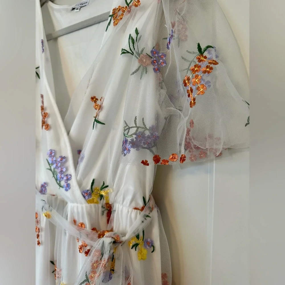 Baltic Born White Floral Midi Dress - Picture 3 of 10